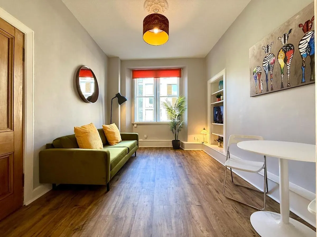Old Town & Meadows Central Nest Edinburgh Lejlighed