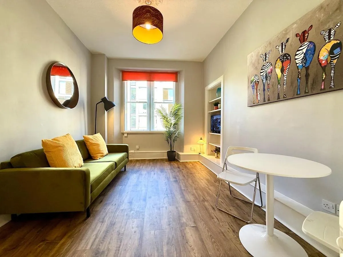 Old Town & Meadows Central Nest Edinburgh