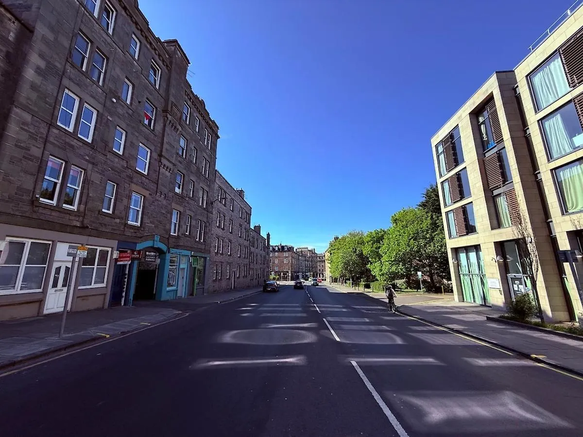Old Town & Meadows Central Nest Edimburgo 0*,  Reino Unido